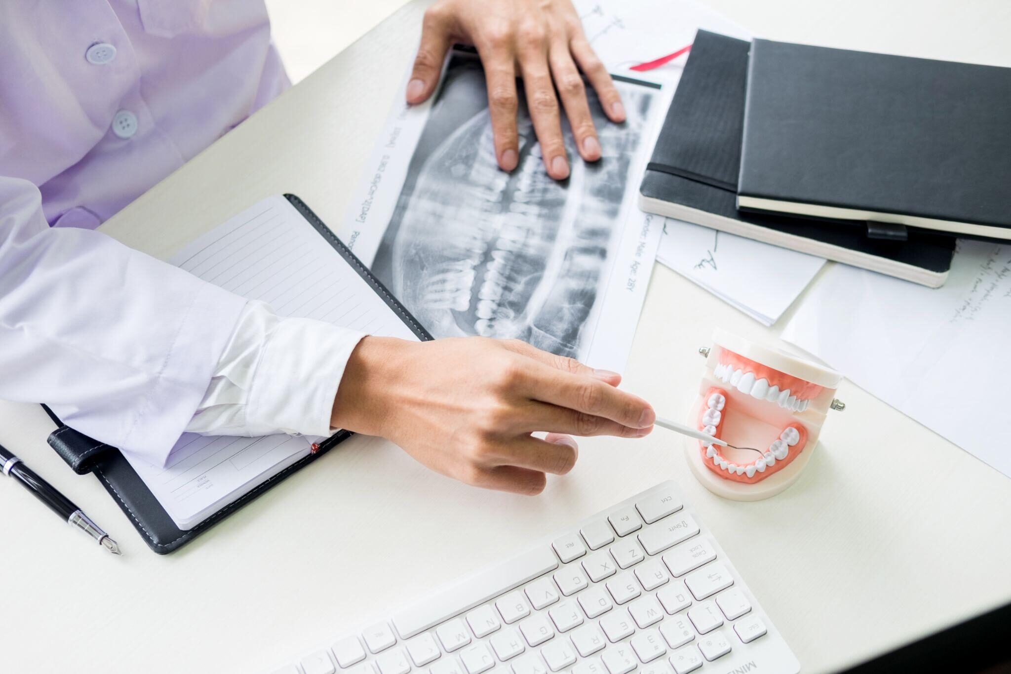 奥歯の浮きが改善しない場合は歯科医院へ相談を